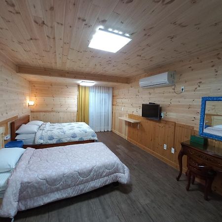 Good Day Pension Seogwipo-stad Buitenkant foto