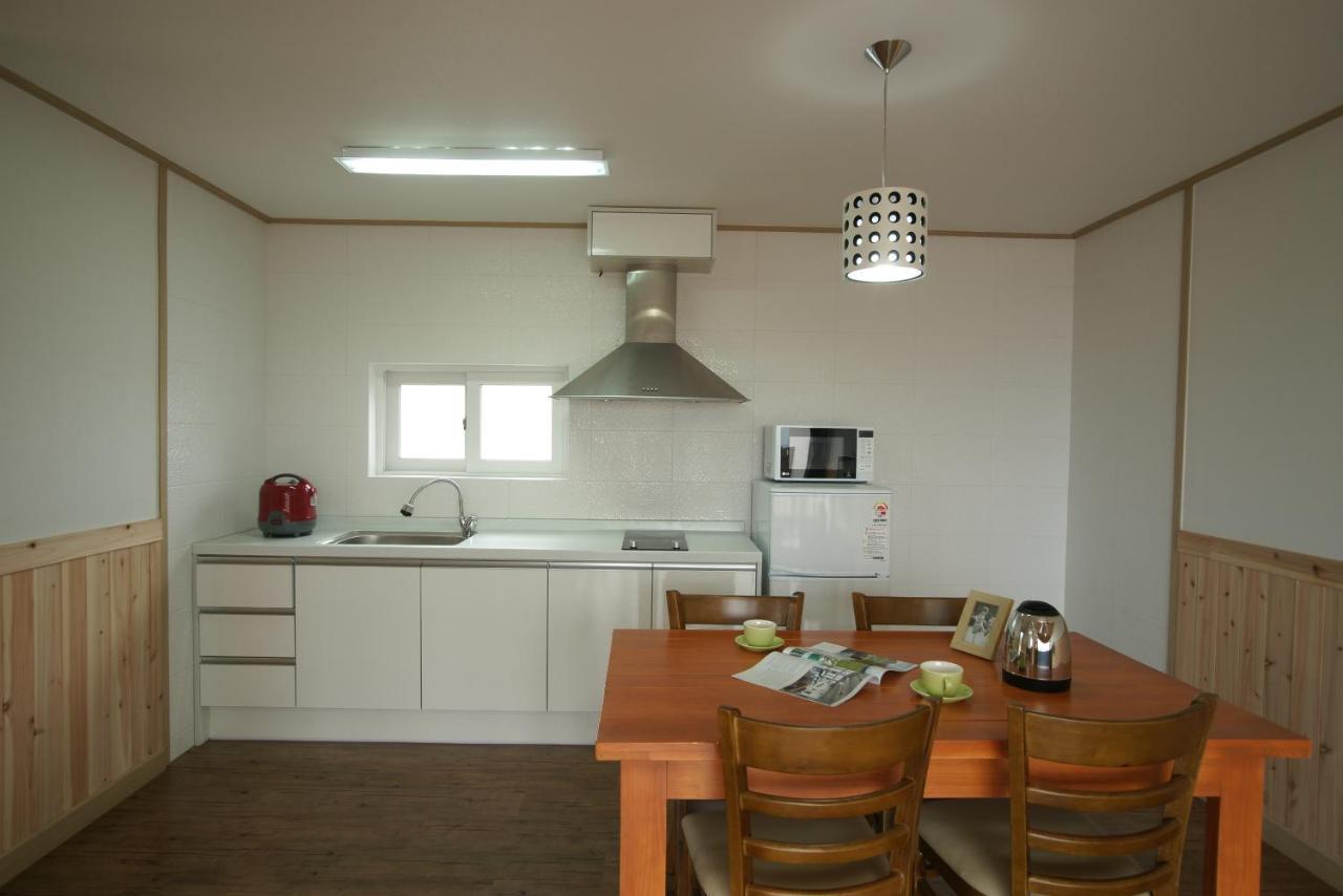 Good Day Pension Seogwipo-stad Buitenkant foto