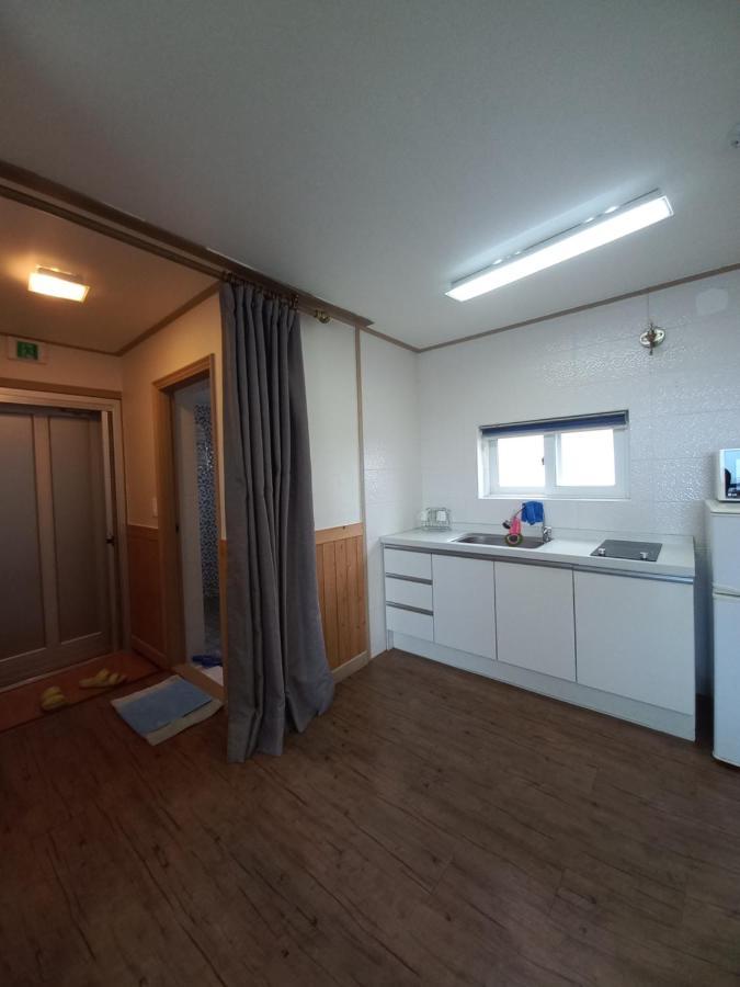 Good Day Pension Seogwipo-stad Buitenkant foto