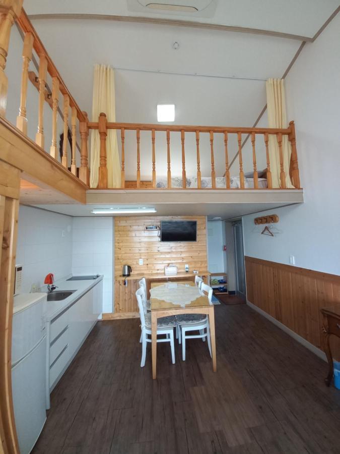 Good Day Pension Seogwipo-stad Buitenkant foto
