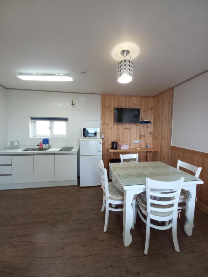 Good Day Pension Seogwipo-stad Buitenkant foto
