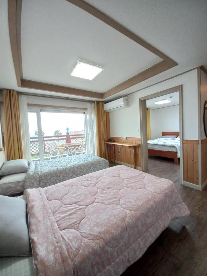 Good Day Pension Seogwipo-stad Buitenkant foto