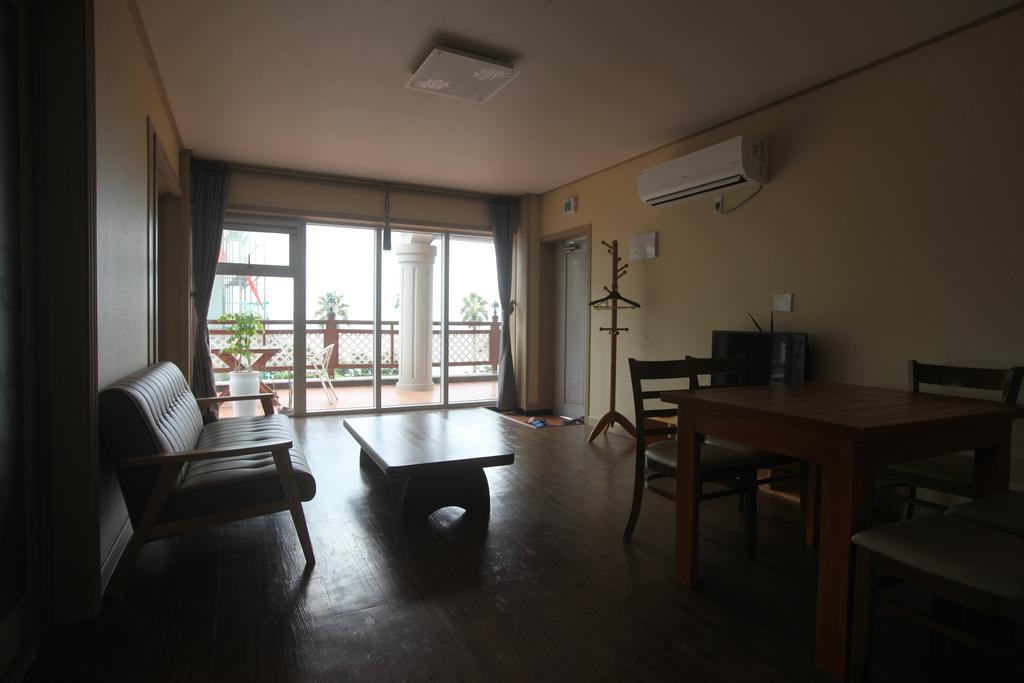 Good Day Pension Seogwipo-stad Kamer foto